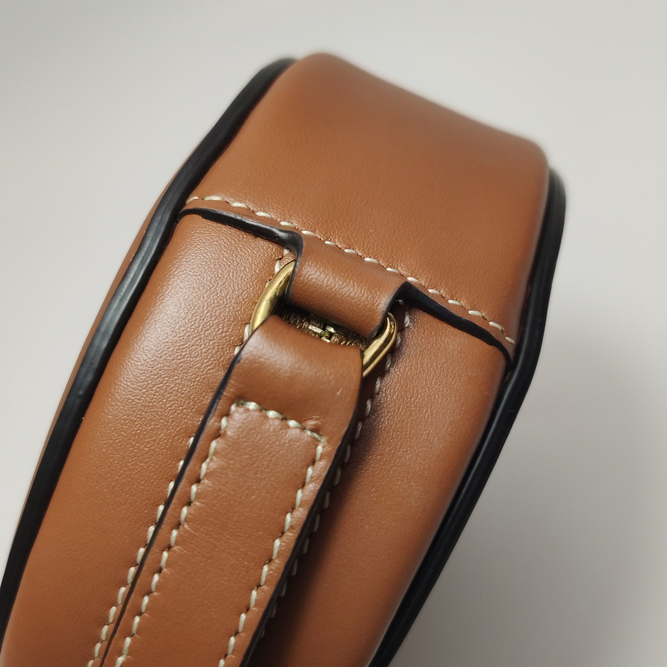 Celine Crossbody 10I703DPQ.27ED