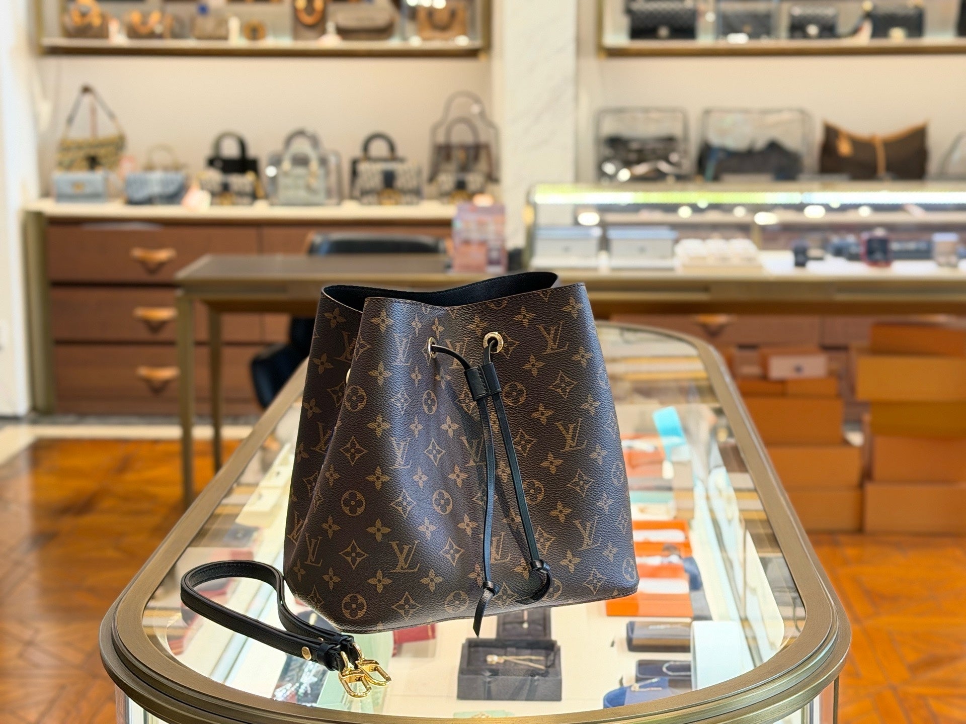Louis Vuitton Néonoé Canvas M44020