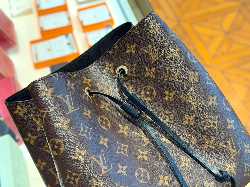 Louis Vuitton Néonoé Canvas M44020