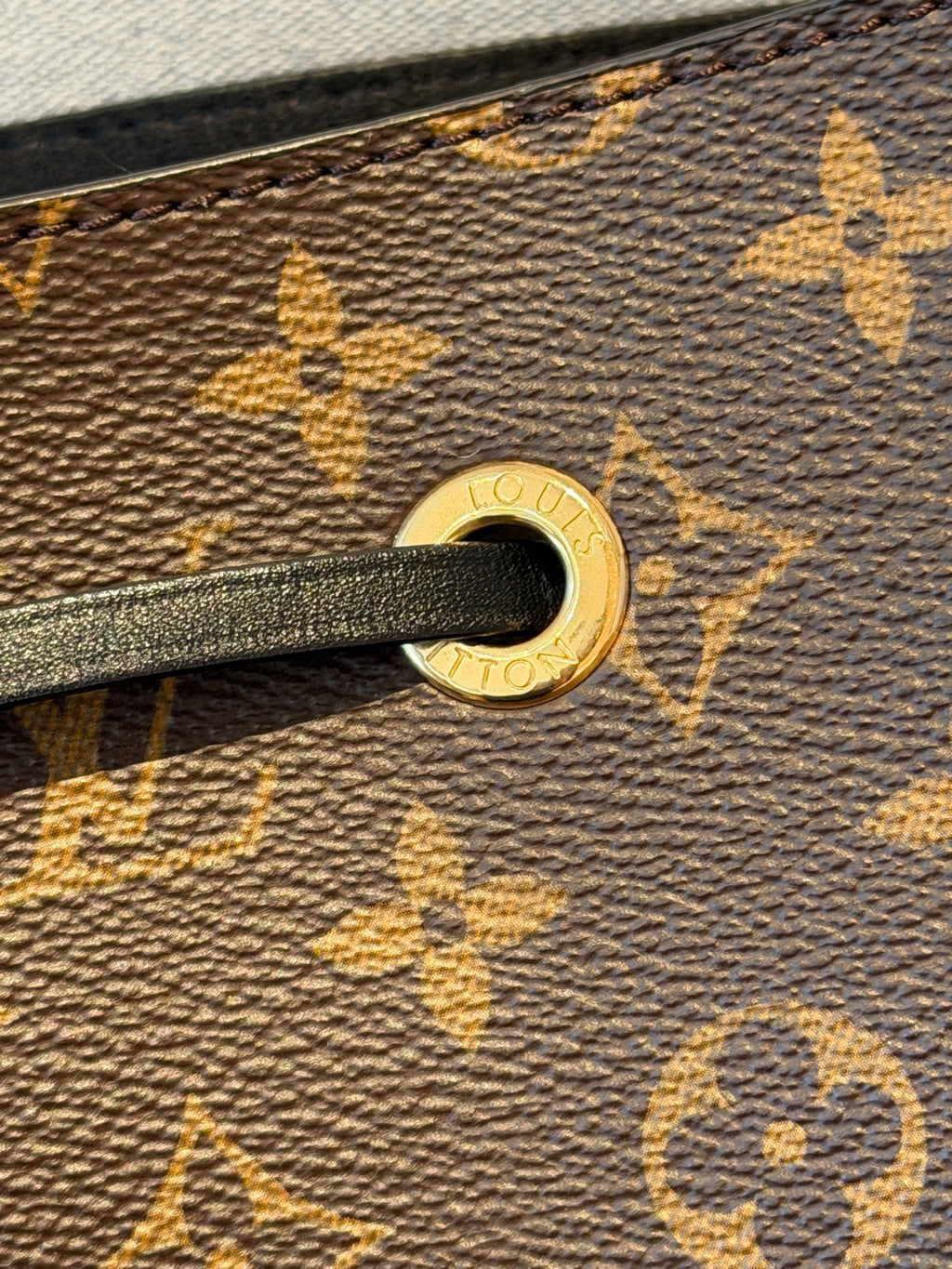 Louis Vuitton Néonoé Canvas M44020
