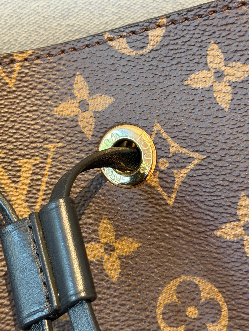 Louis Vuitton Néonoé Canvas M44020