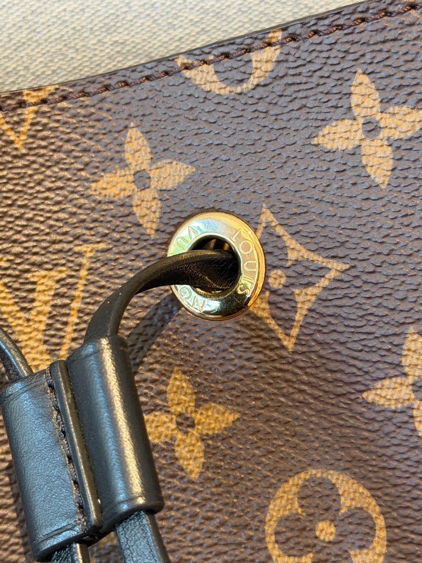Louis Vuitton Néonoé Canvas M44020