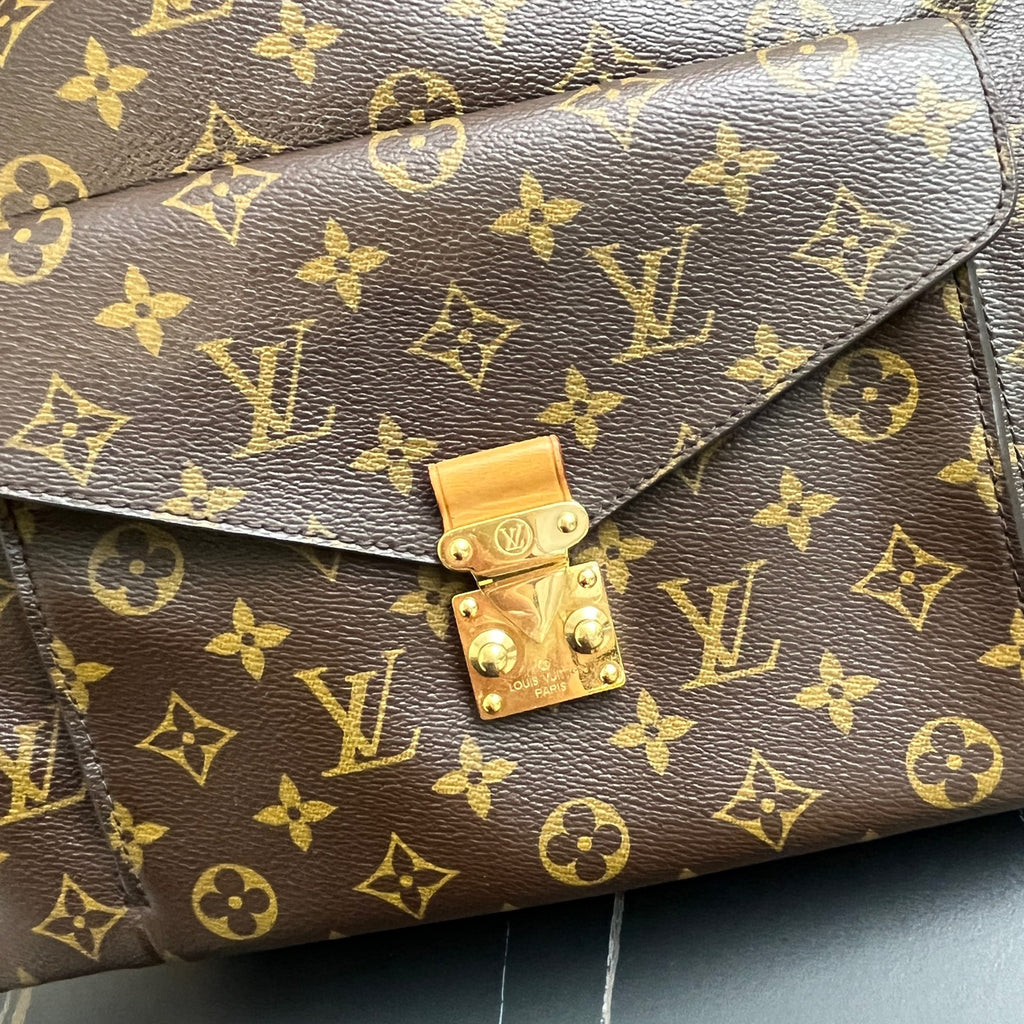 Louis Vuitton Shoulder Bag