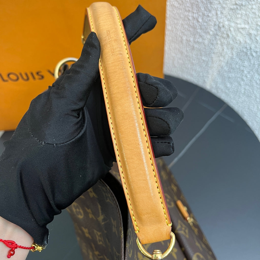Louis Vuitton Shoulder Bag