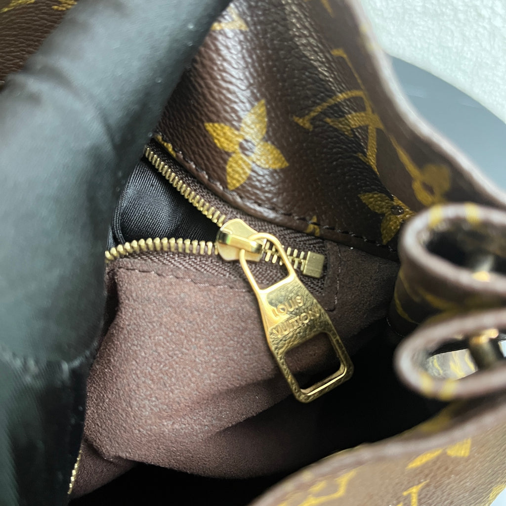 Louis Vuitton Shoulder Bag