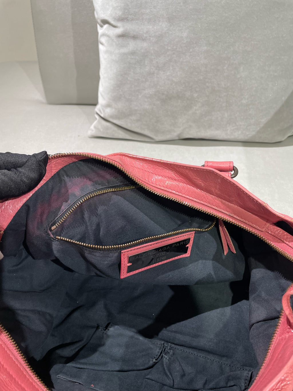 Balenciaga Pink Shoulder Bag 115748-D94JT-6680