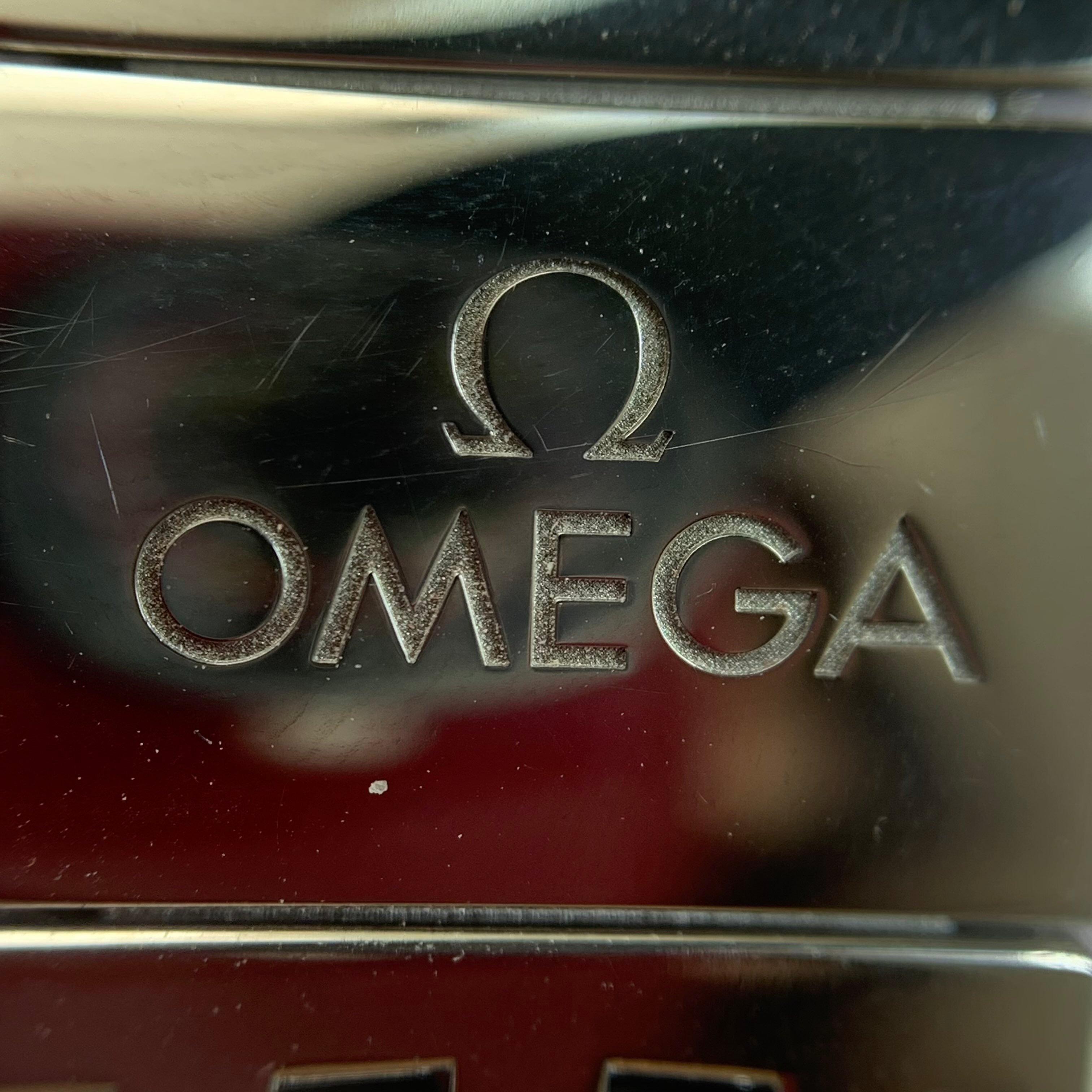 Omega Flying Disc Series 40 434.10.40.20.01.001