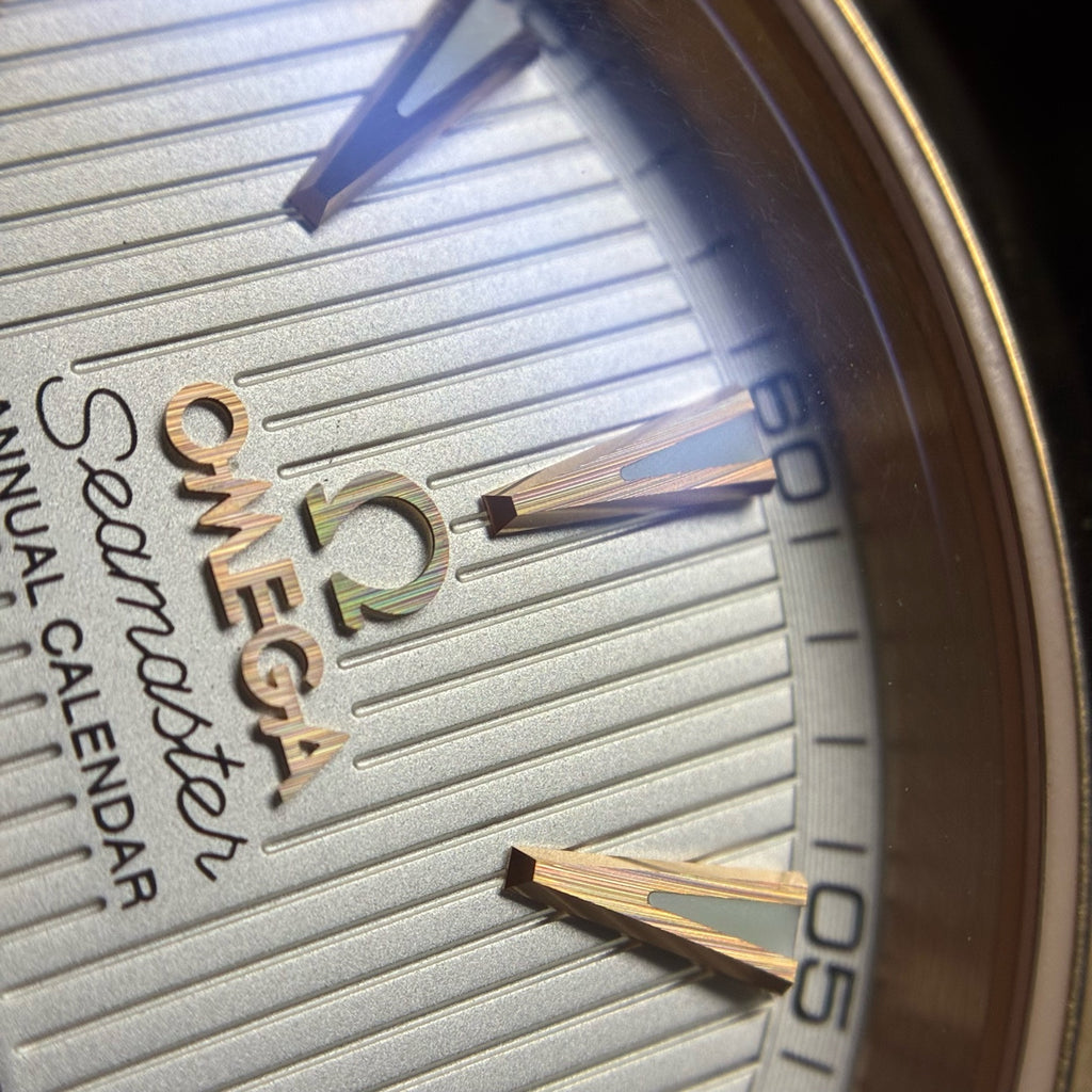 Omega Seahorse 38.5 millimeters 231.53.39.22.02.001