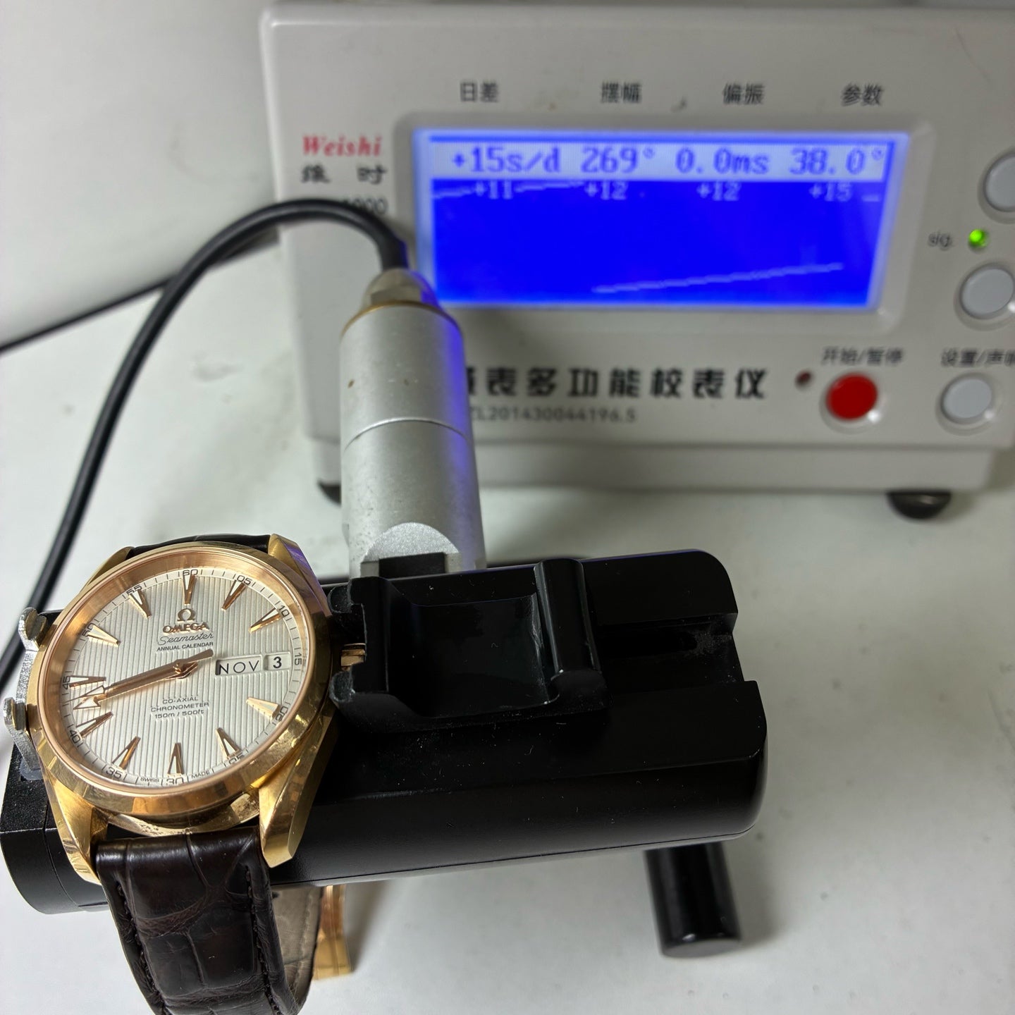 Omega Seahorse 38.5 millimeters 231.53.39.22.02.001