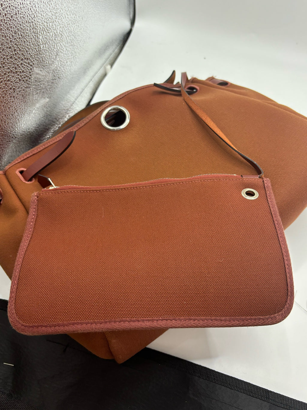 Hermes Red