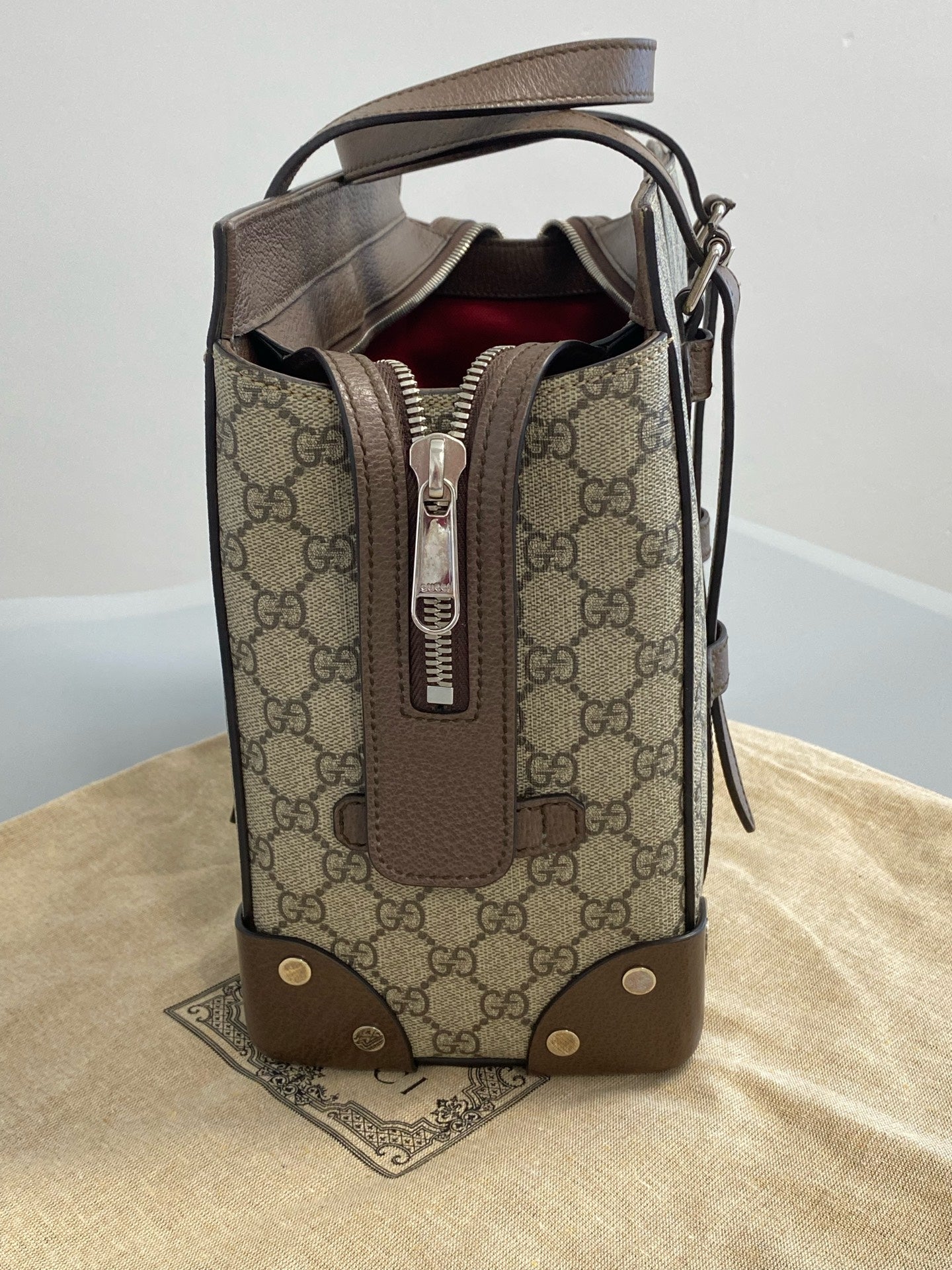 Gucci Brown Satchel 64381492TDN8358