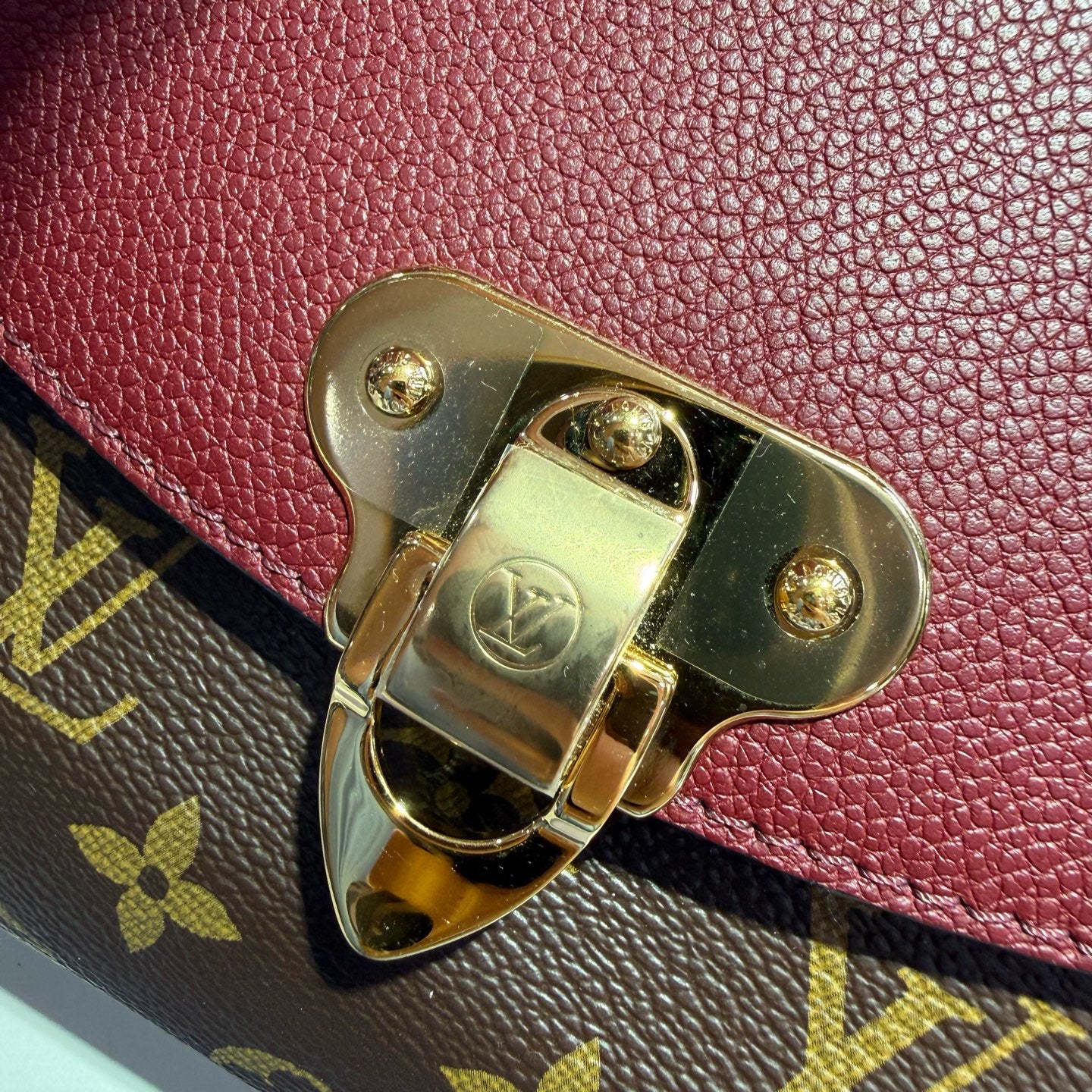 Louis Vuitton Red Crossbody M43715