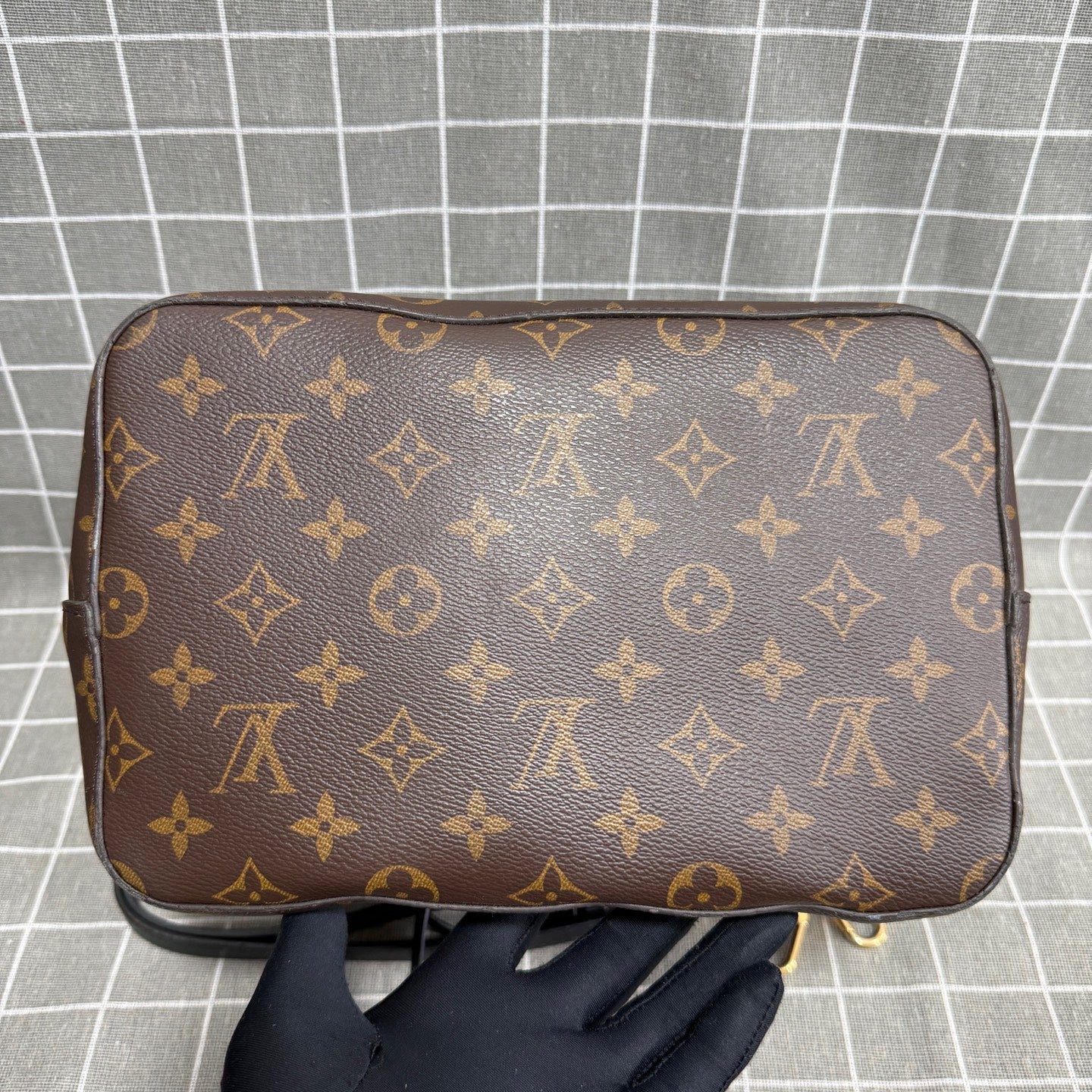 Louis Vuitton Néonoé Canvas Bucket & Drawstring Bag M44020
