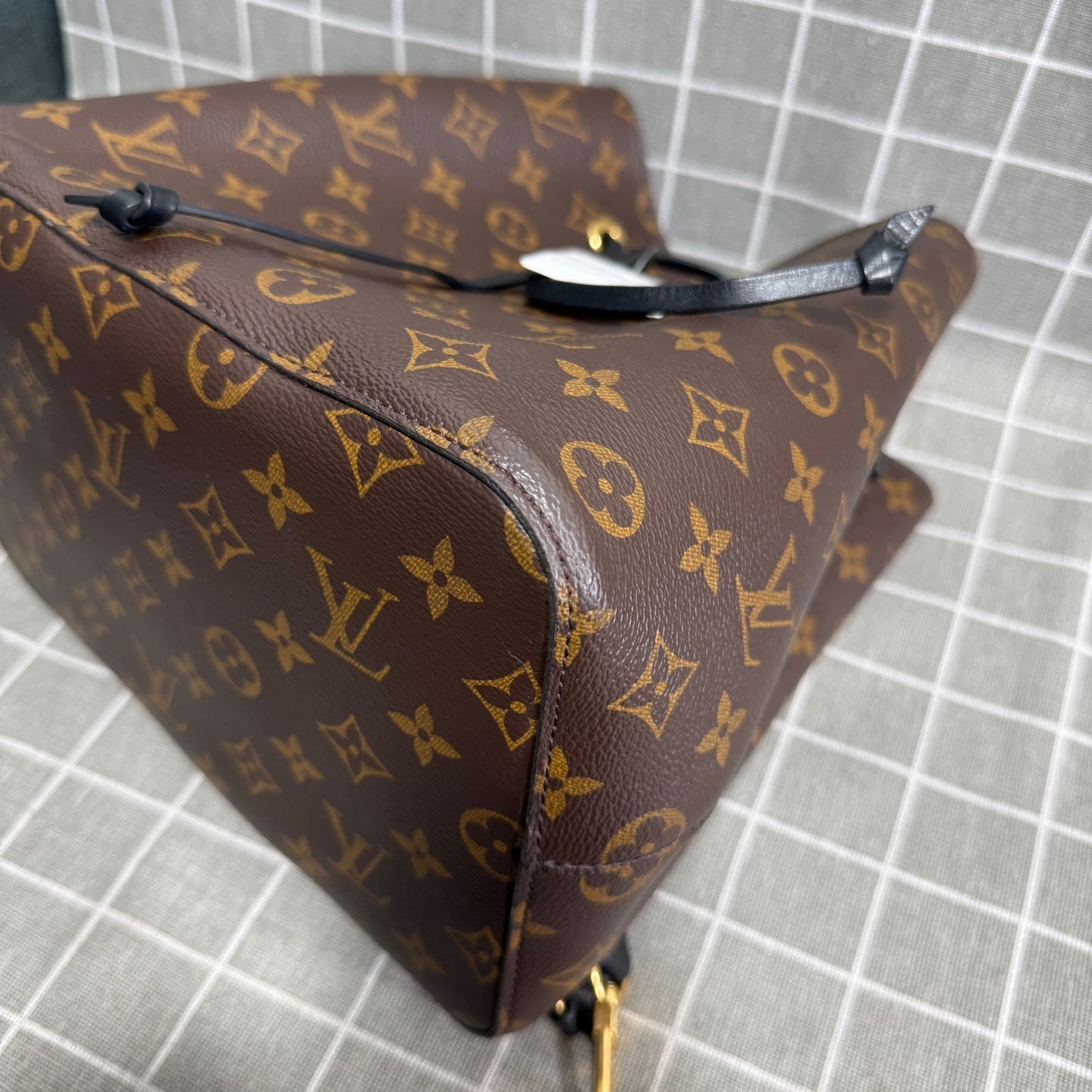 Louis Vuitton Néonoé Canvas Bucket & Drawstring Bag M44020