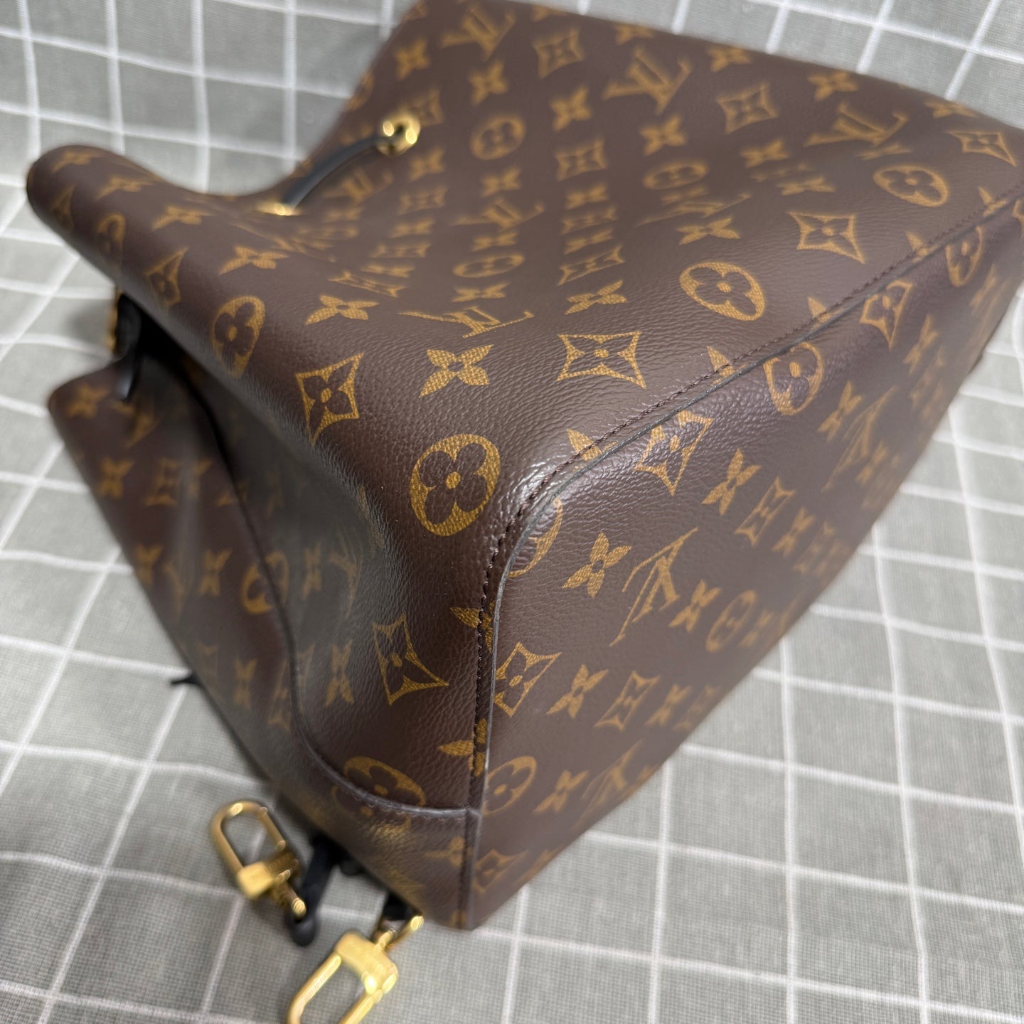 Louis Vuitton Néonoé Canvas Bucket & Drawstring Bag M44020