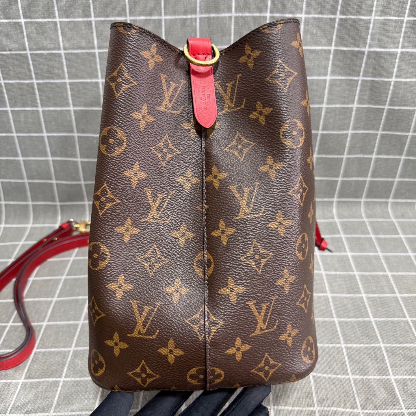 Louis Vuitton M44021