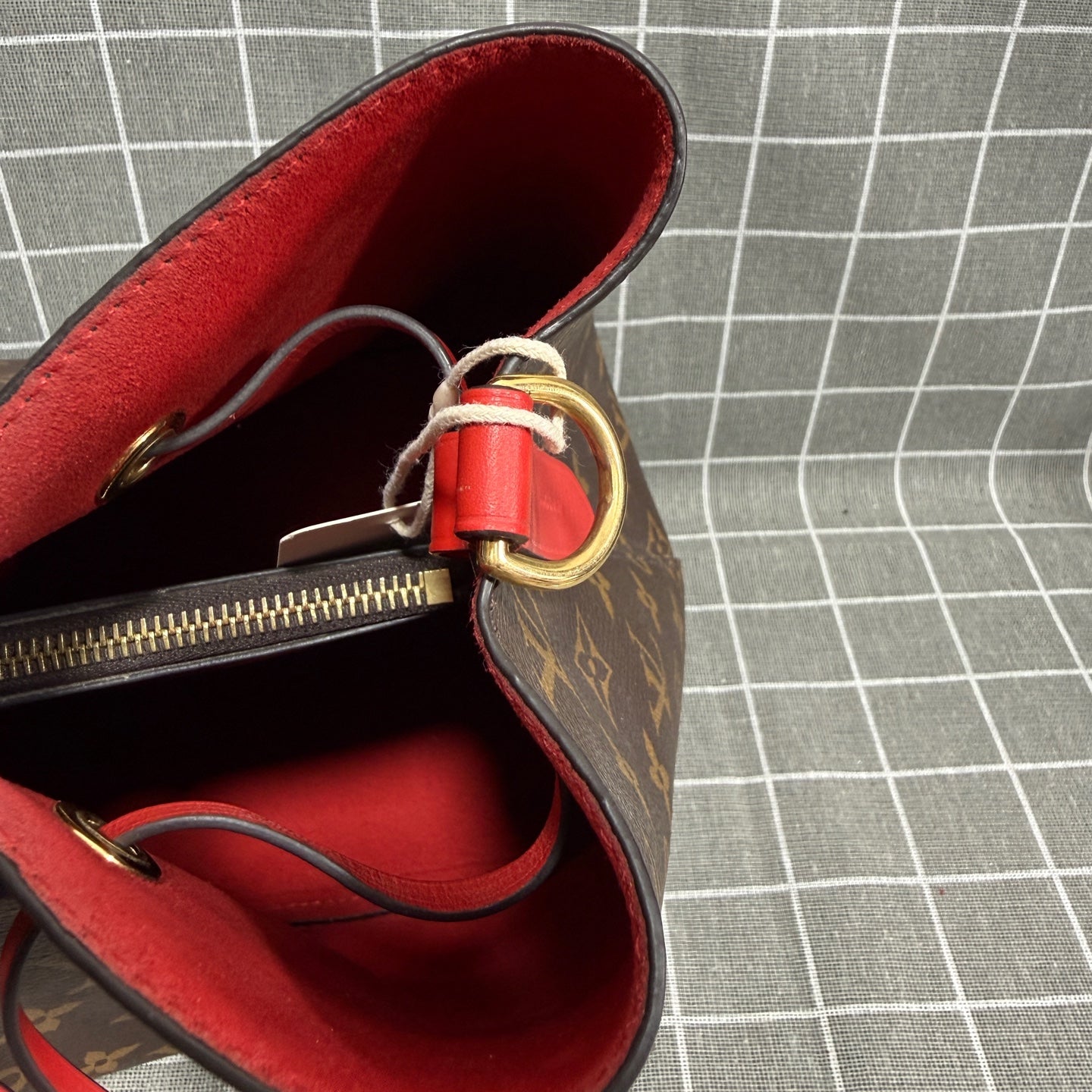 Louis Vuitton M44021