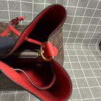 Louis Vuitton M44021