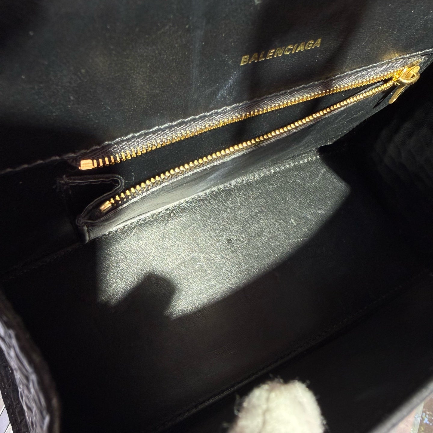 Balenciaga HOURGLASS Black Crossbody 22.8 cm long x 14.9 cm high x 9.9 cm wide 5935461LRGM1000