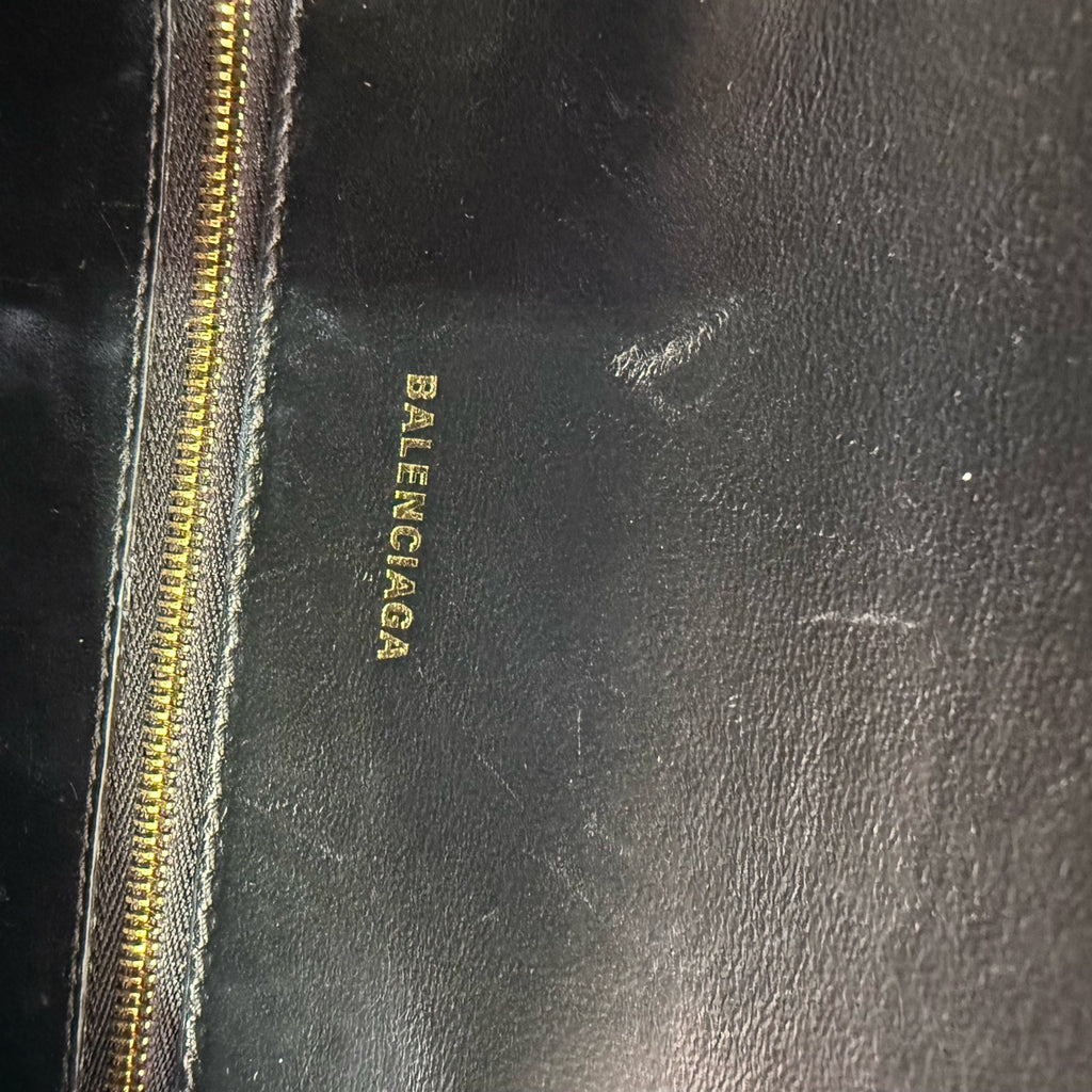 Balenciaga HOURGLASS Black Crossbody 22.8 cm long x 14.9 cm high x 9.9 cm wide 5935461LRGM1000