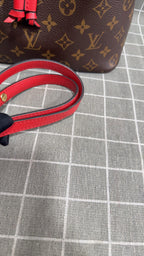 Louis Vuitton M44021
