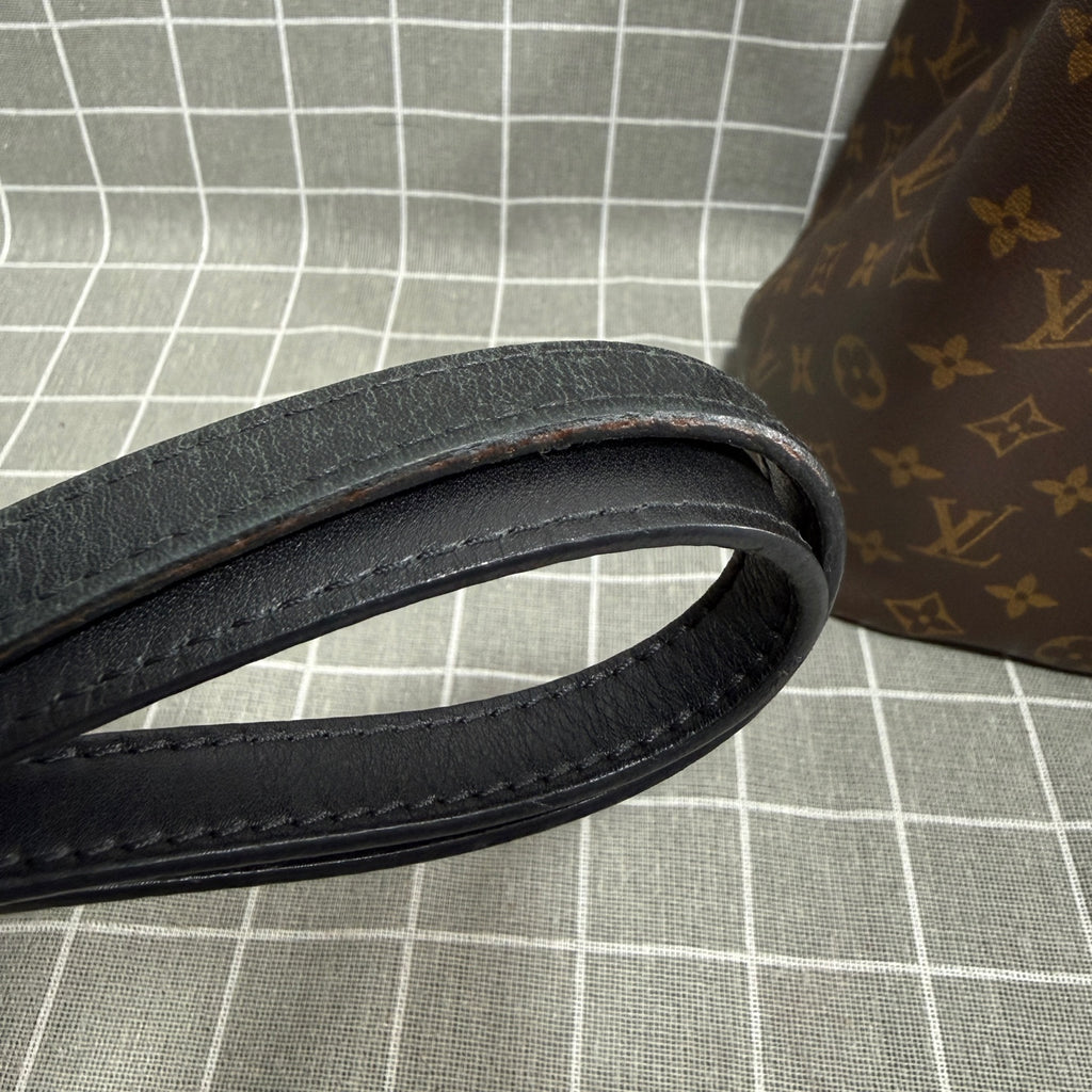 Louis Vuitton Néonoé Canvas Bucket & Drawstring Bag M44020