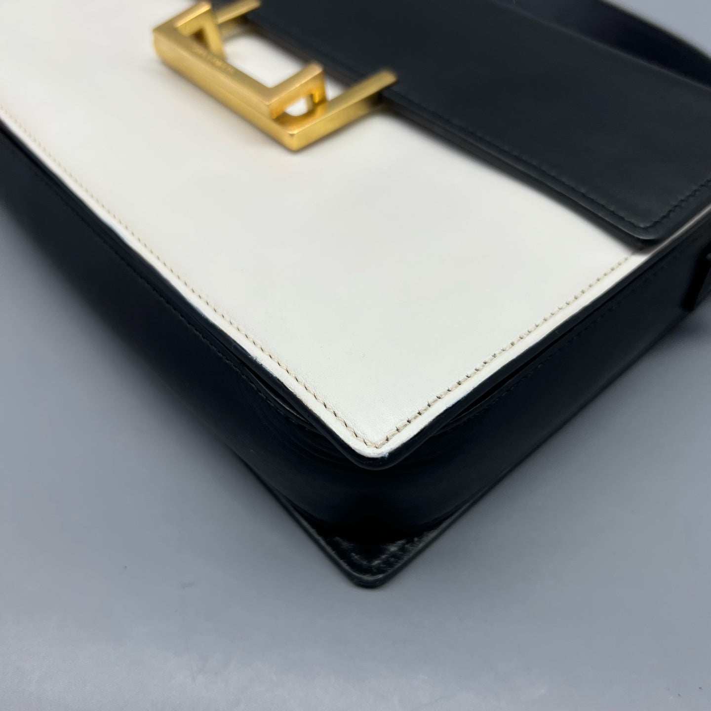 Saint laurent Shoulder Bag