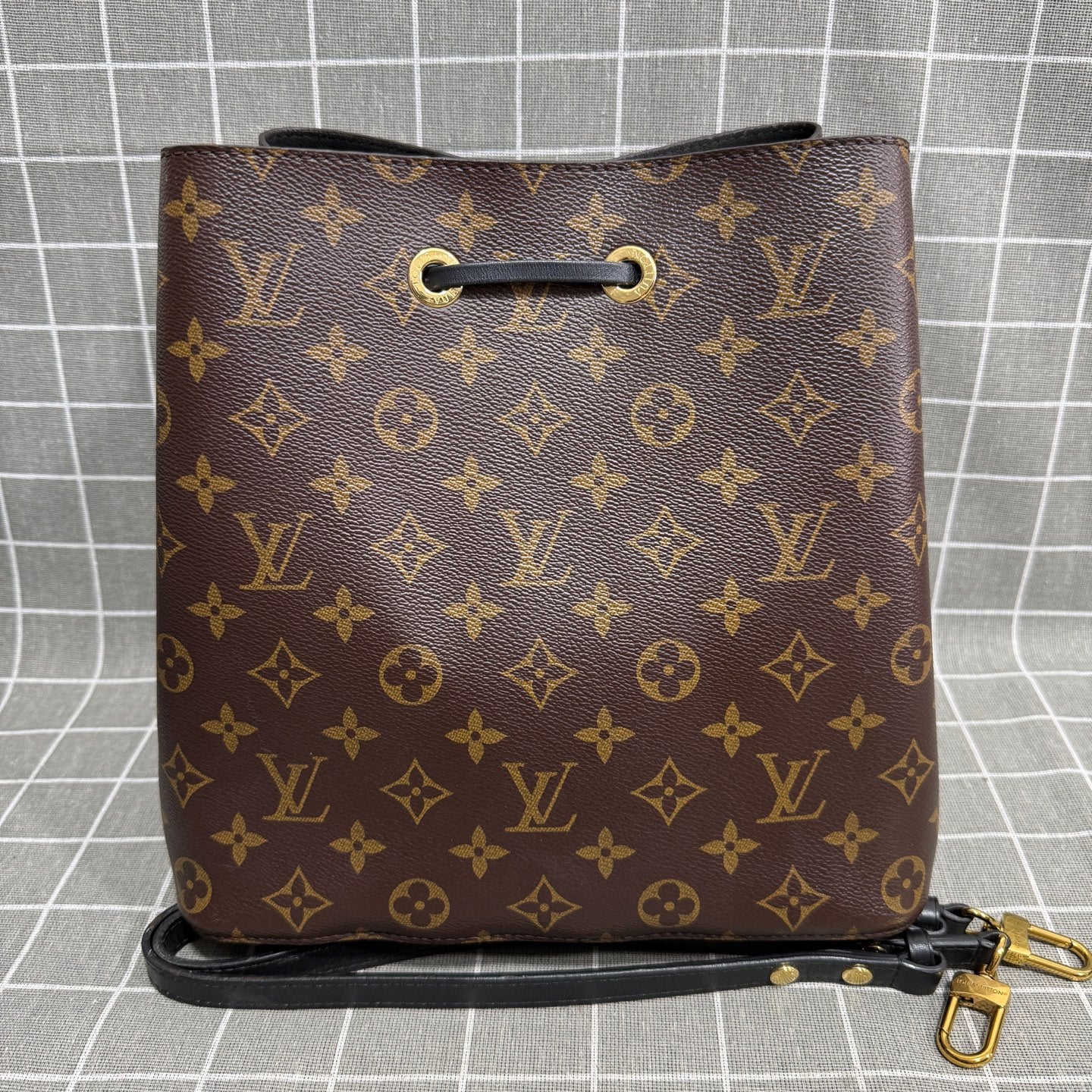 Louis Vuitton Néonoé Canvas Bucket & Drawstring Bag M44020