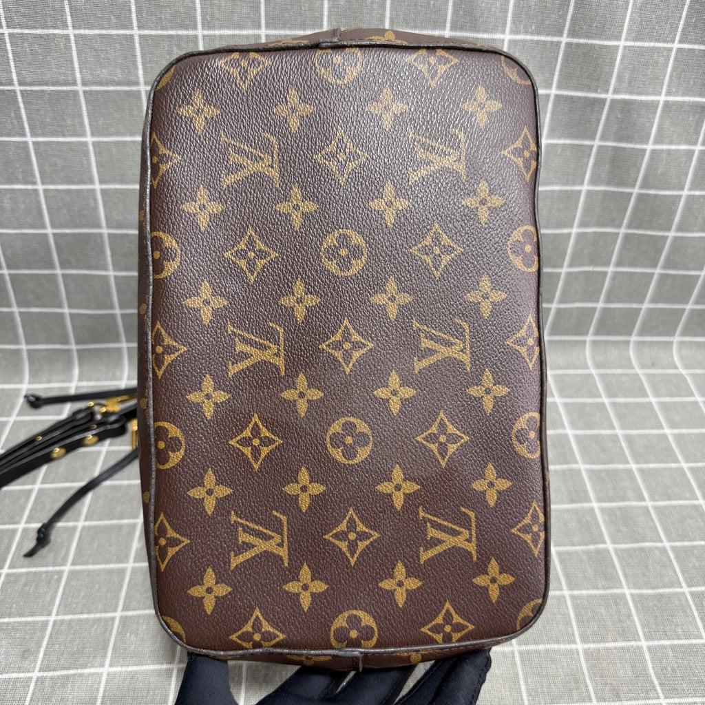Louis Vuitton Néonoé Canvas Bucket & Drawstring Bag M44020