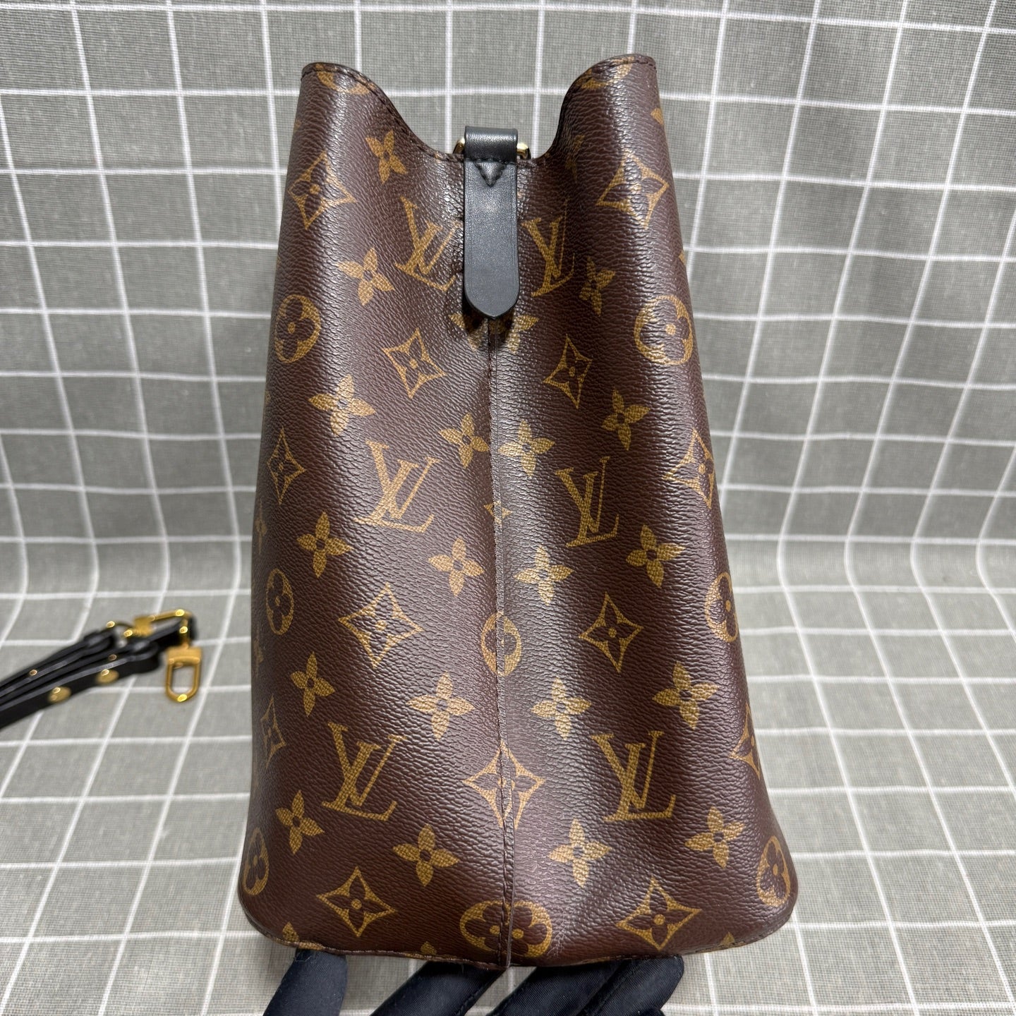 Louis Vuitton Néonoé Canvas Bucket & Drawstring Bag M44020