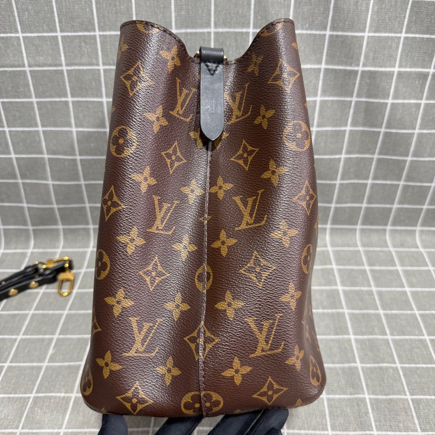 Louis Vuitton Néonoé Canvas Bucket & Drawstring Bag M44020