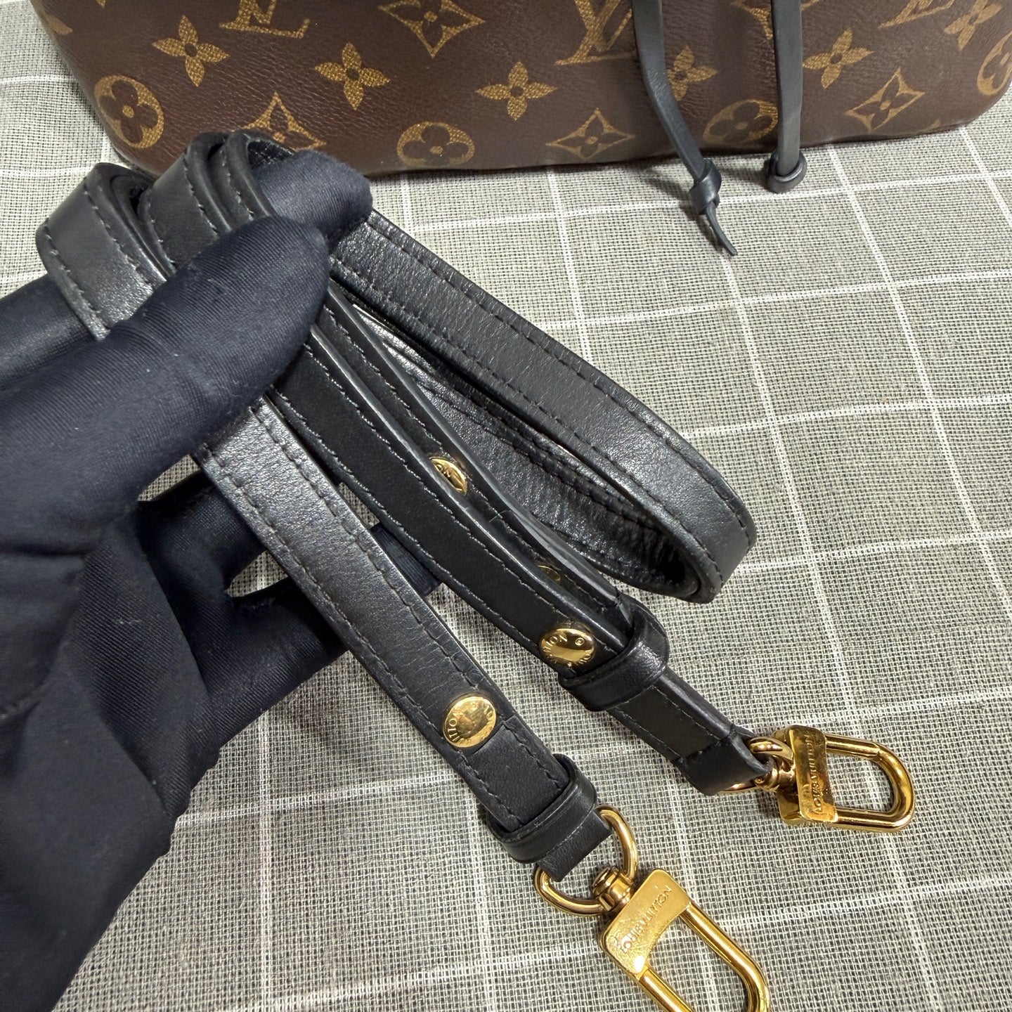 Louis Vuitton Néonoé Canvas Bucket & Drawstring Bag M44020