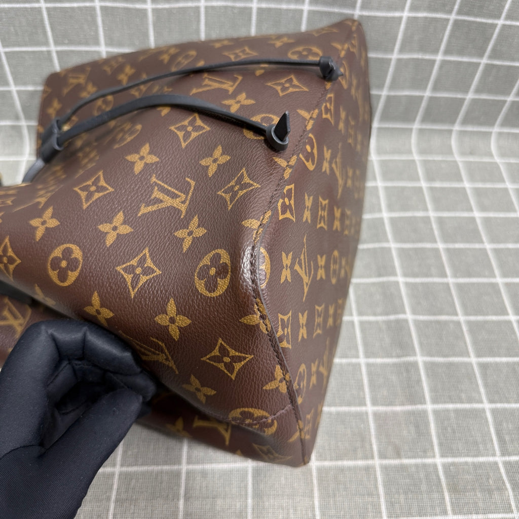 Louis Vuitton Néonoé Canvas Bucket & Drawstring Bag M44020