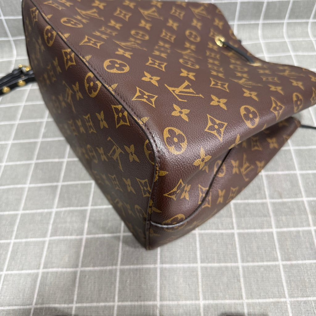 Louis Vuitton Néonoé Canvas Bucket & Drawstring Bag M44020