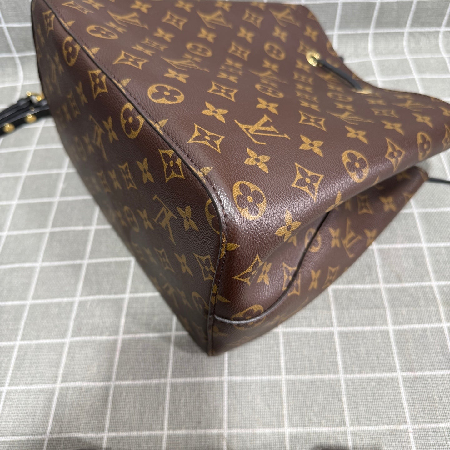 Louis Vuitton Néonoé Canvas Bucket & Drawstring Bag M44020