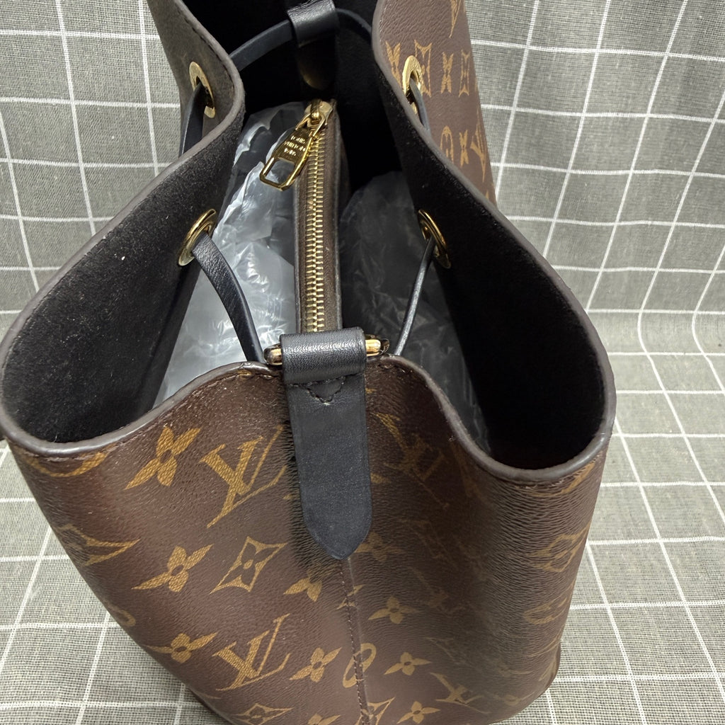 Louis Vuitton Néonoé Canvas Bucket & Drawstring Bag M44020