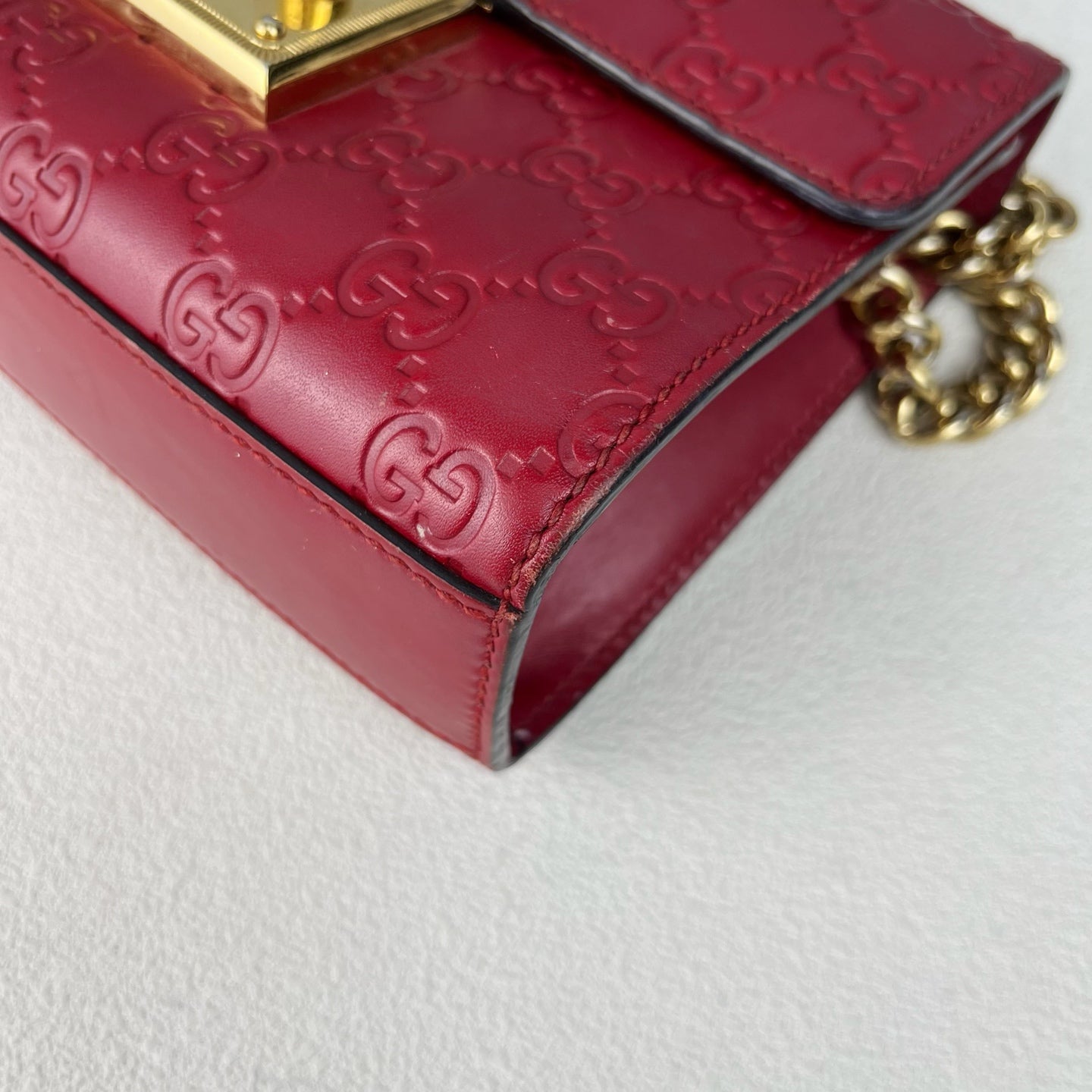 Gucci Red 409487CWC1G6433