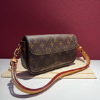 Louis Vuitton Wallet On Chain Ivy Shoulder Bag 23.5 x 12 x 4.3 M81911