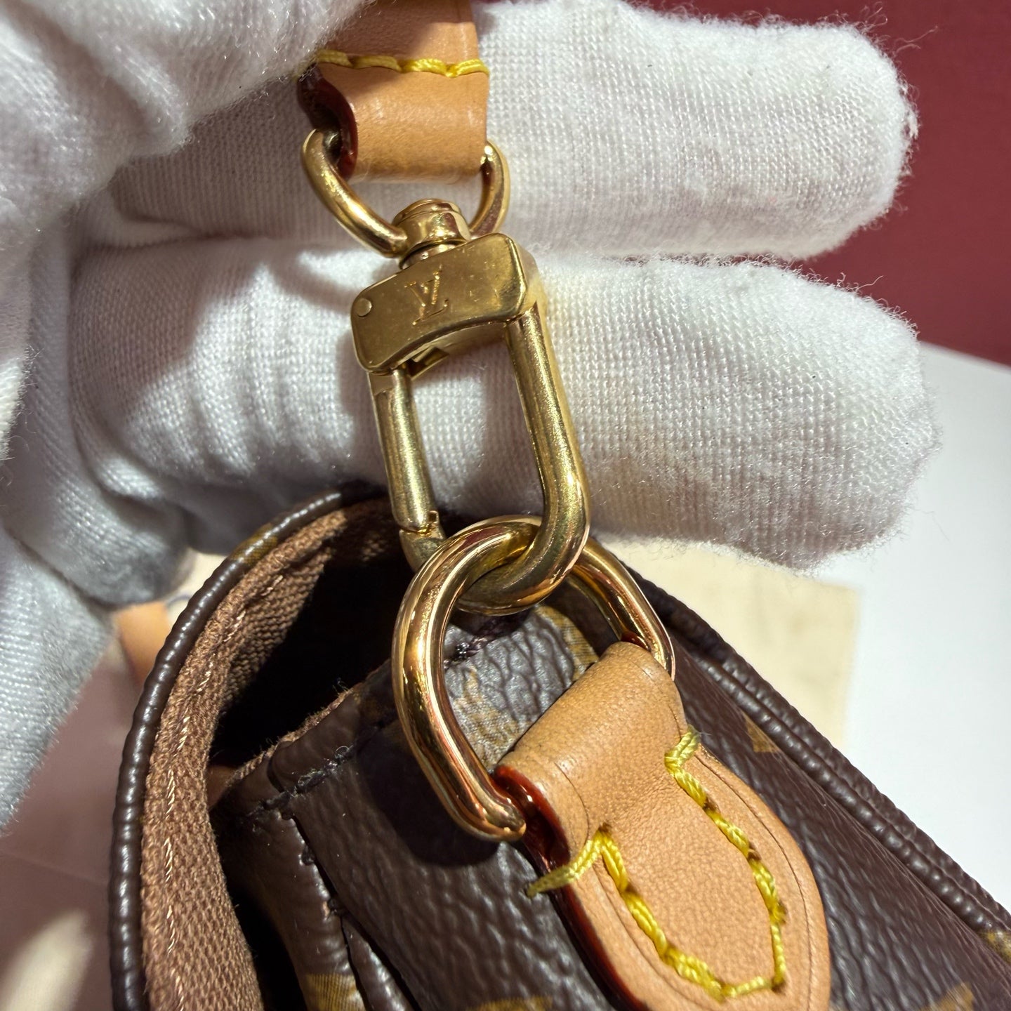 Louis Vuitton Wallet On Chain Ivy Shoulder Bag 23.5 x 12 x 4.3 M81911