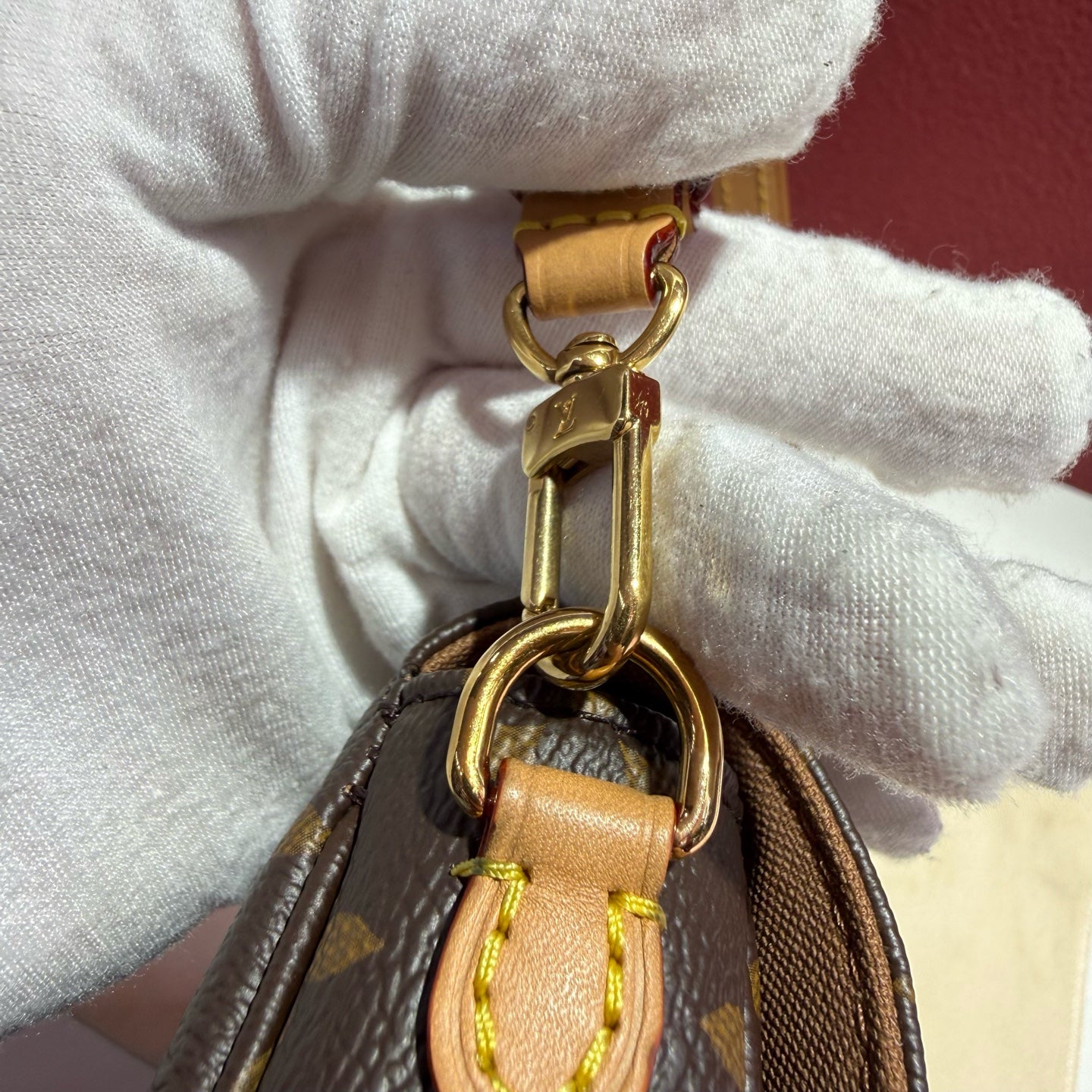 Louis Vuitton Wallet On Chain Ivy Shoulder Bag 23.5 x 12 x 4.3 M81911