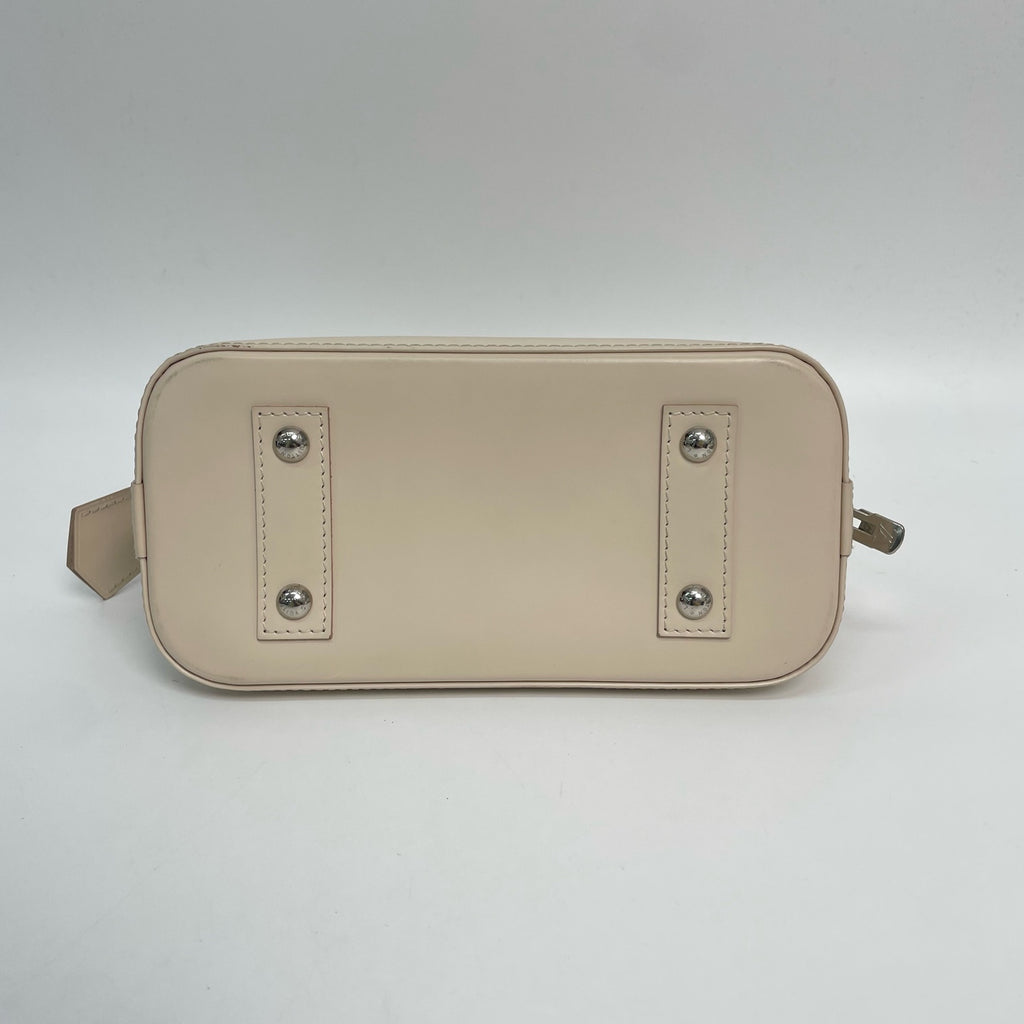 Louis Vuitton M58706