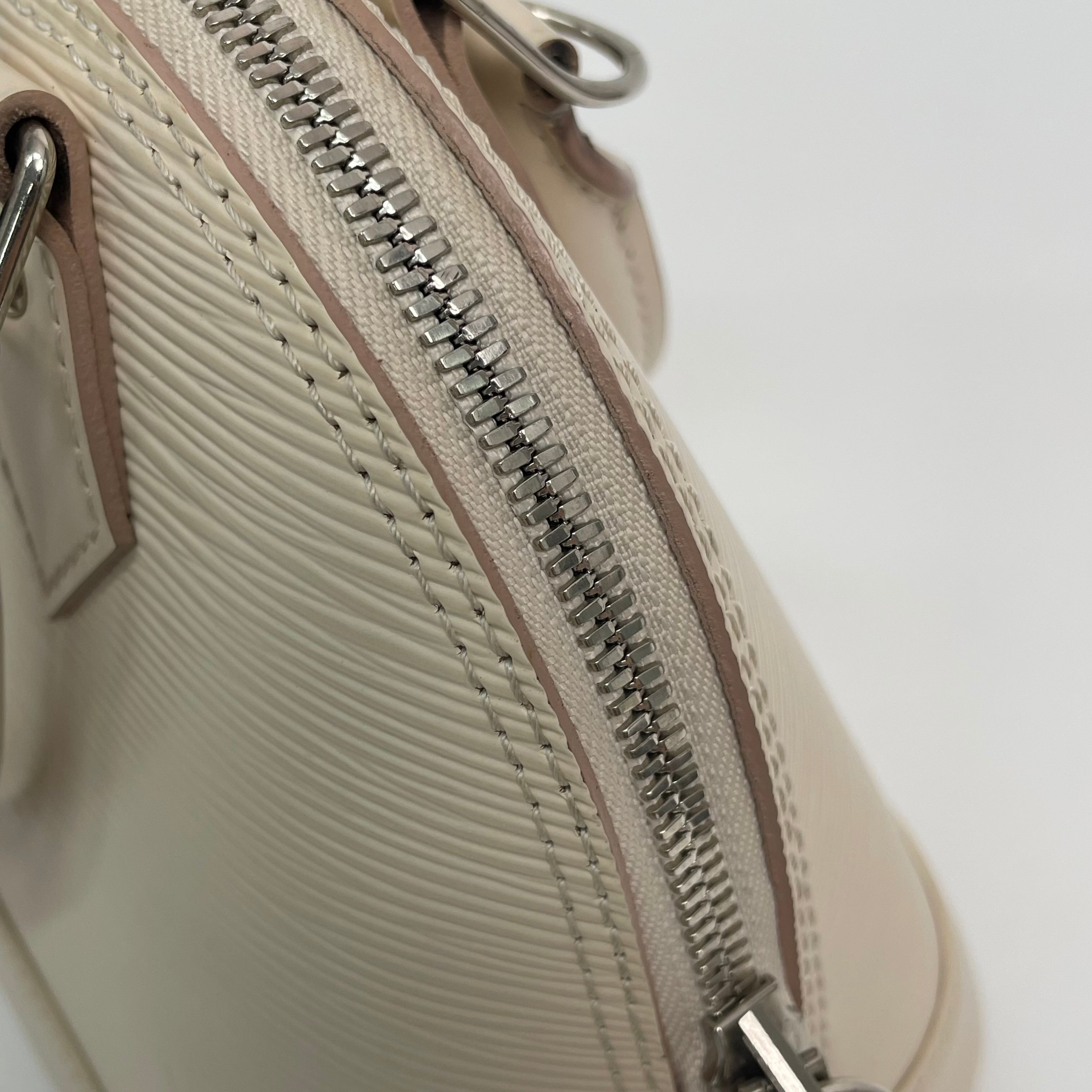 Louis Vuitton M58706