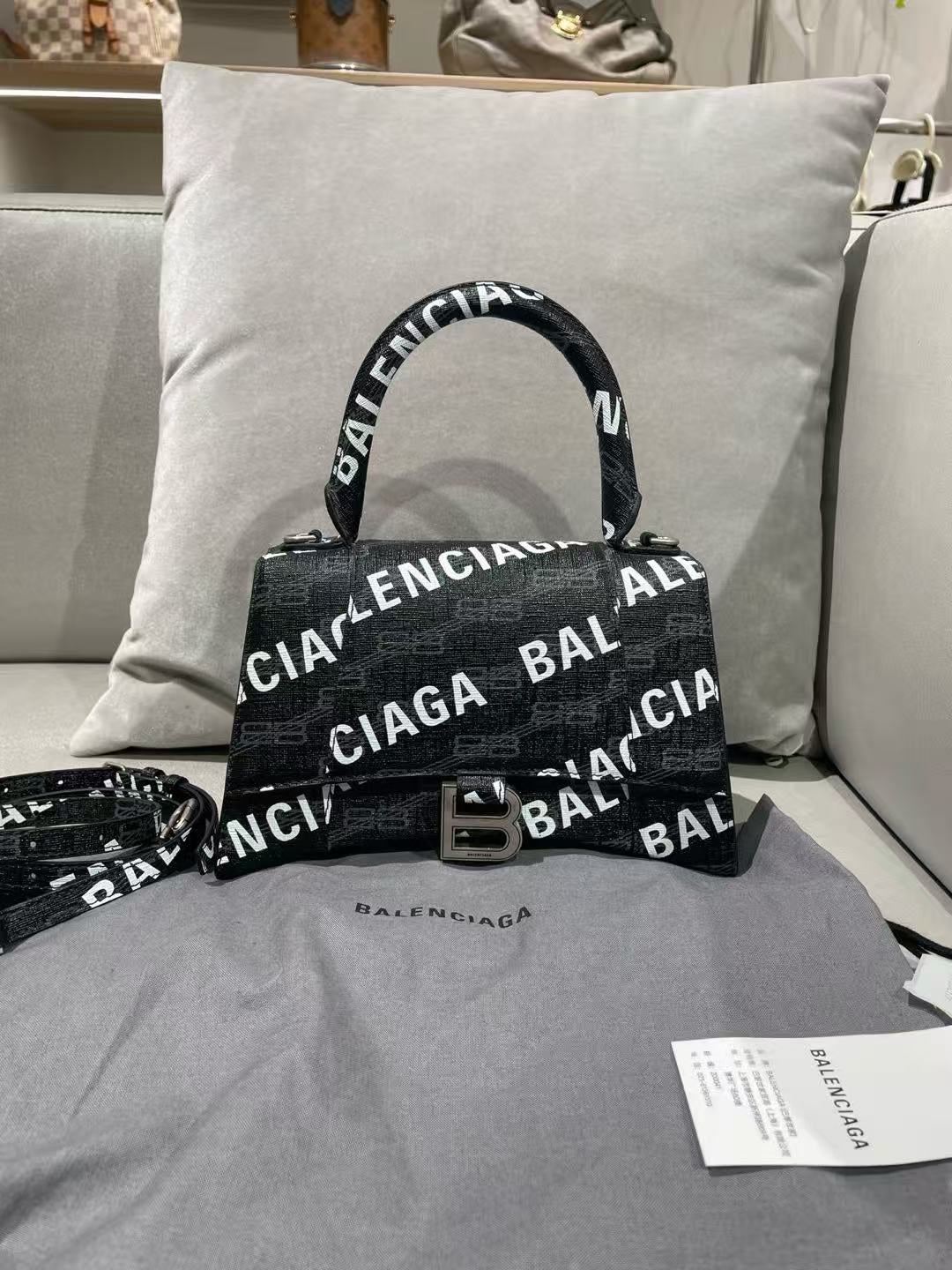 Balenciaga Black Crossbody 593546210H81060
