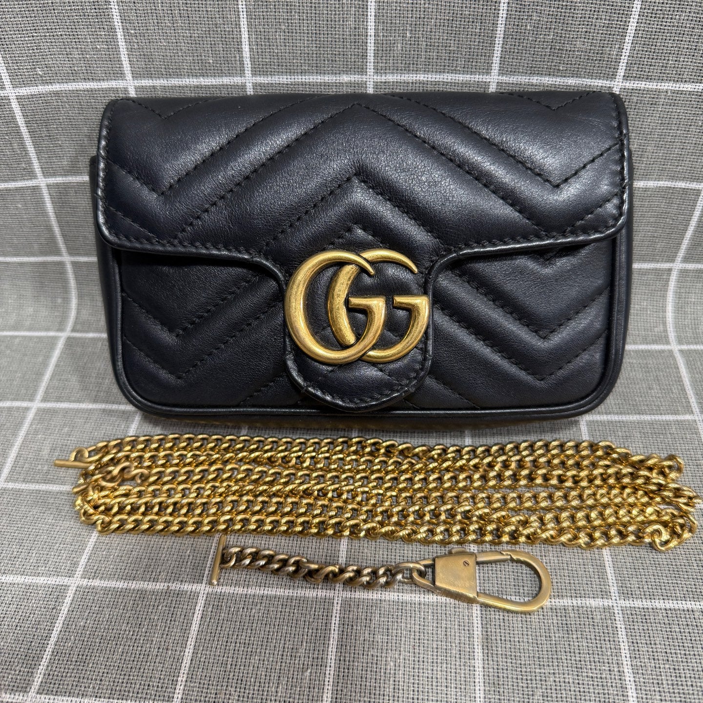 Gucci GG Marmont Collection Leather Black 476433 DTDCT 1000