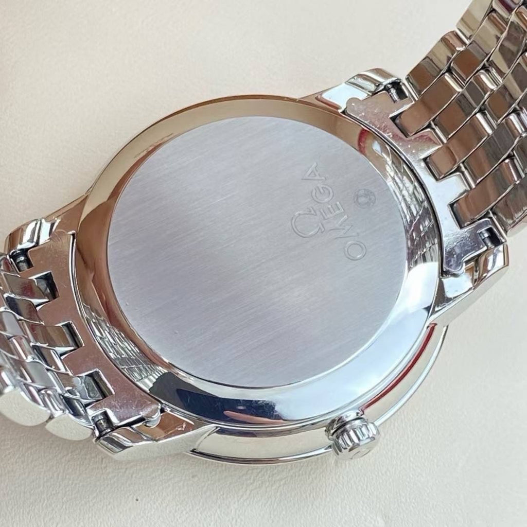 Omega Flying Disc Series Silver Automatic (self-winding) watch 36.8 424.10.37.20.02.001