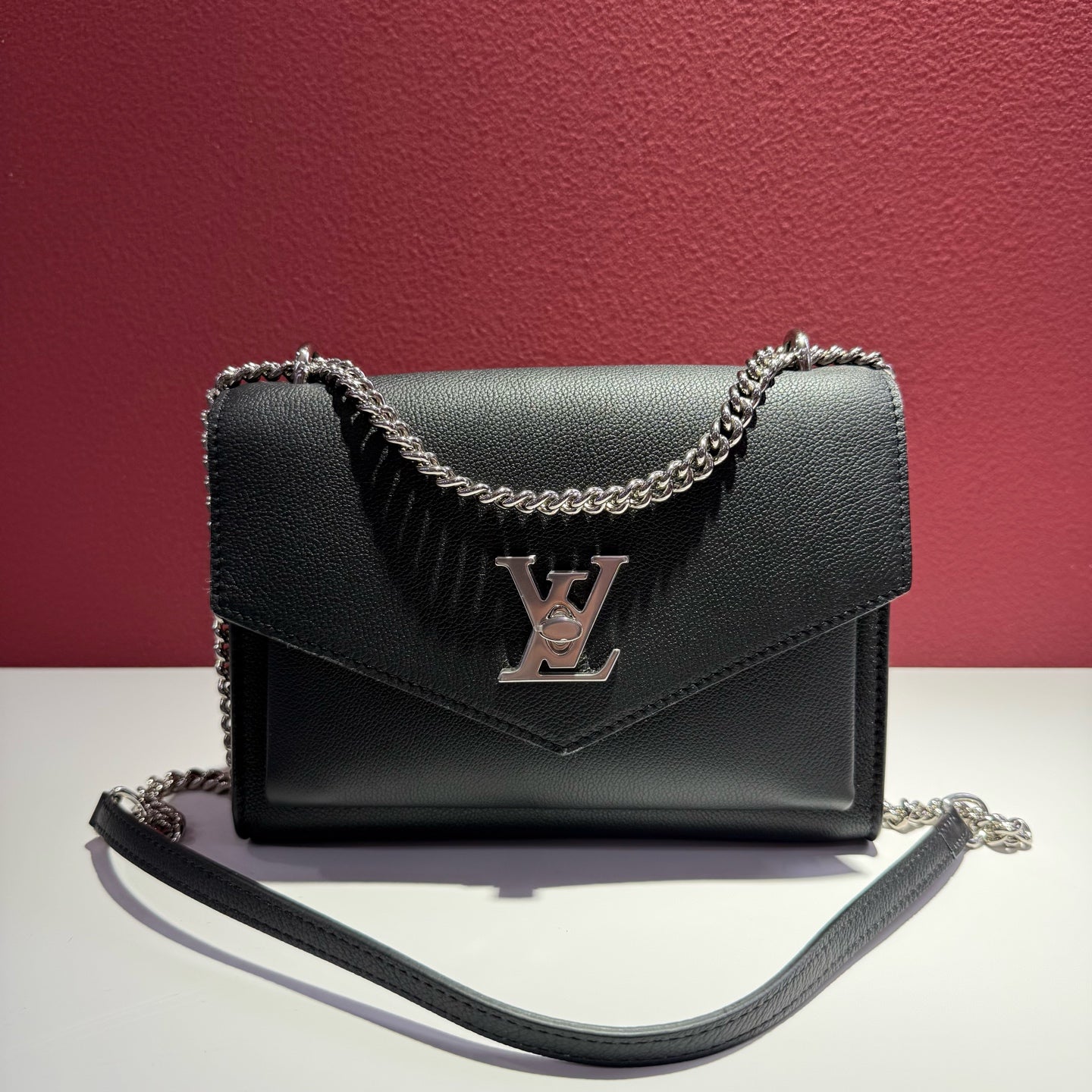 Louis Vuitton Messenger Bag 22.5x17.0x5.5cm M51418
