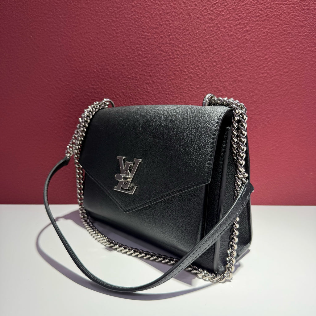 Louis Vuitton Messenger Bag 22.5x17.0x5.5cm M51418