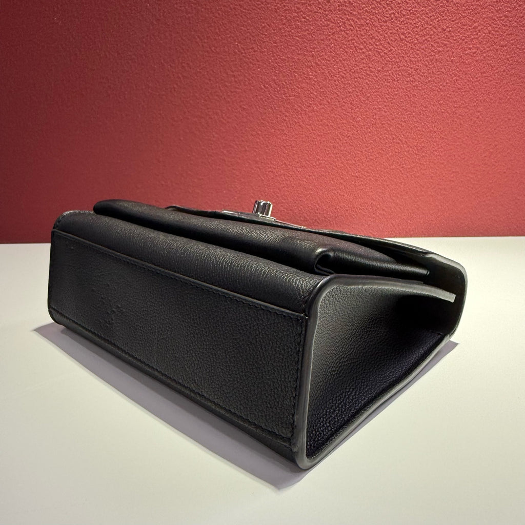 Louis Vuitton Messenger Bag 22.5x17.0x5.5cm M51418