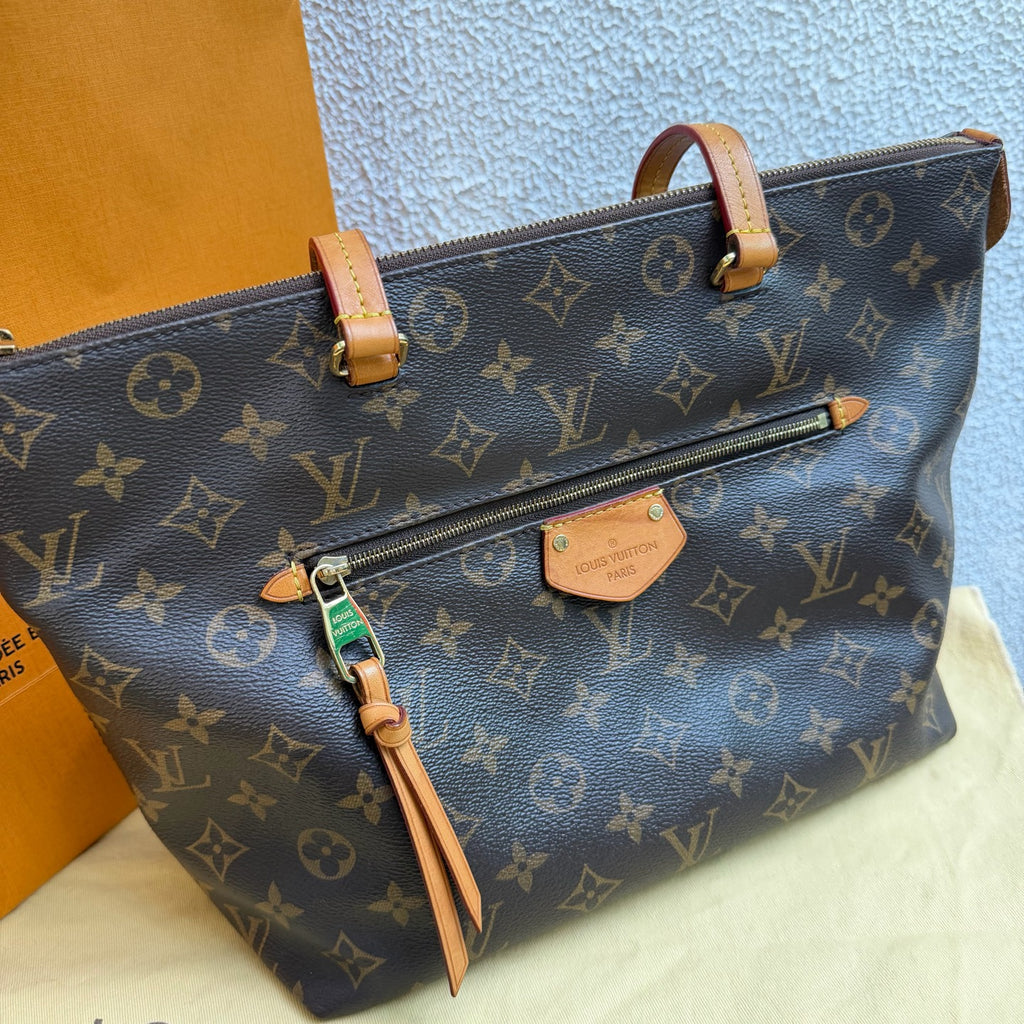 Louis Vuitton Shoulder Bag N44040