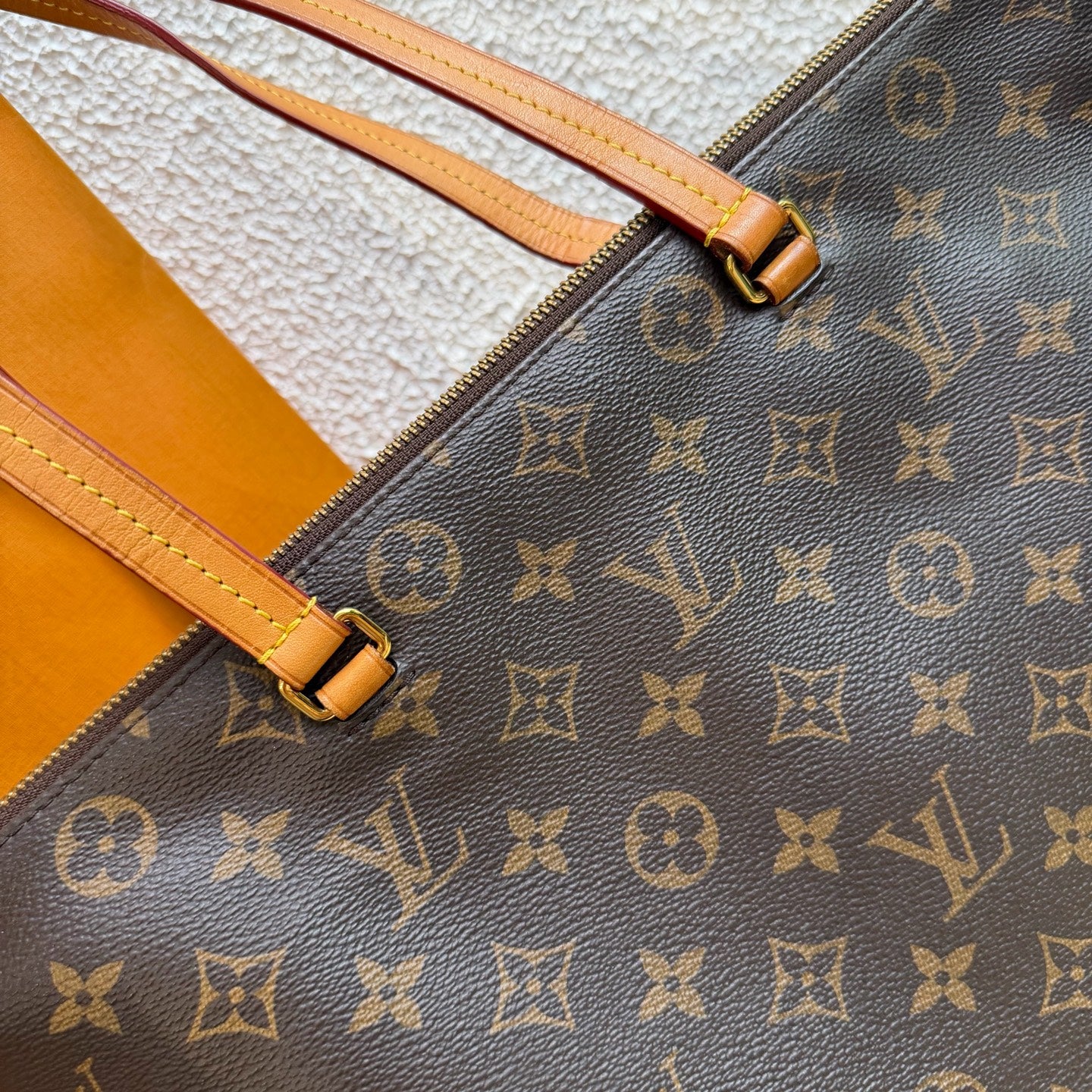 Louis Vuitton Shoulder Bag N44040